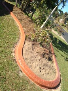 G-Dogs Garden Edging - LBG 2