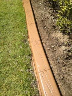 G-Dogs Garden Edging - LBG 4