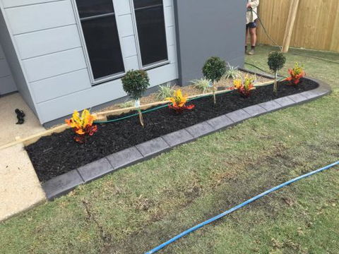 G-Dogs Garden Edging - LBG 8
