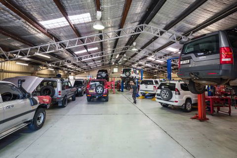 ALL Four X 4 Service Centre - LBG 1
