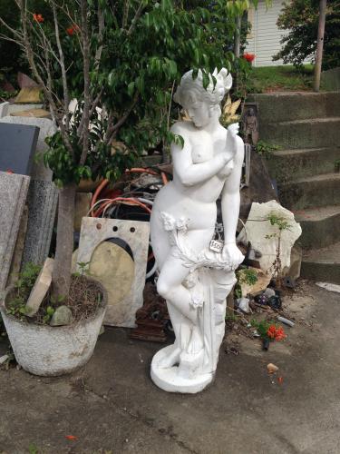 Sullivans Stone & Garden Art - LBG 1