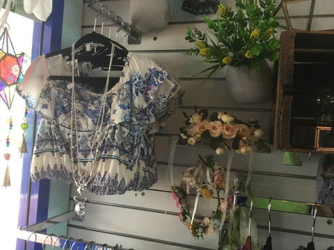 Sandy’s Bazaar - LBG 0