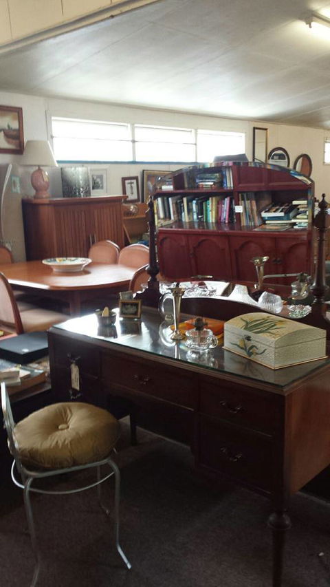 Maple Lane Secondhand & Antiques - LBG 4