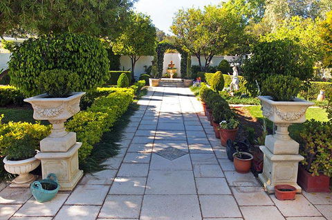 Garden Secrets & Designs - LBG 3