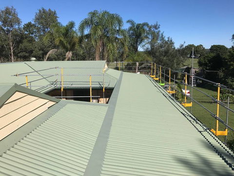 Roofing Craftsmen - LBG 14