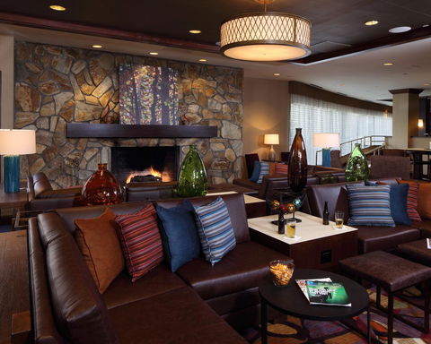 Peachtree Hotel And Conference Center - LBG 16