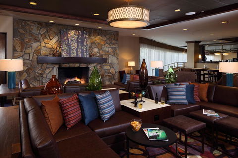 Peachtree Hotel And Conference Center - LBG 12