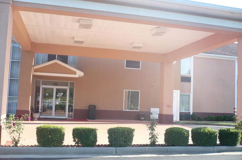 Dawson Village Inn - LBG 15