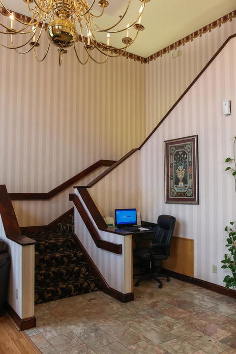 Dawson Village Inn - LBG 9