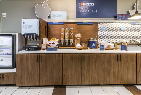 Holiday Inn Express - Villa Rica - LBG 6