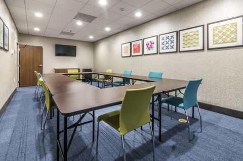 Holiday Inn Express - Villa Rica - LBG 21