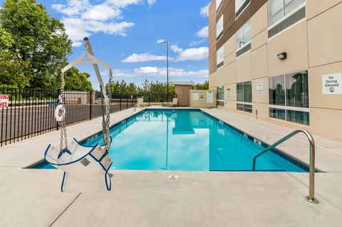 Holiday Inn Express - Villa Rica - LBG 16