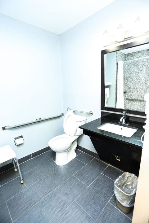 Days Inn By Wyndham Villa Rica - LBG 30