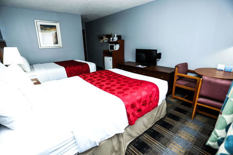 Days Inn By Wyndham Villa Rica - LBG 39