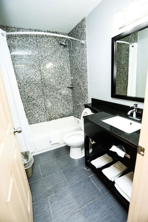 Days Inn By Wyndham Villa Rica - LBG 18