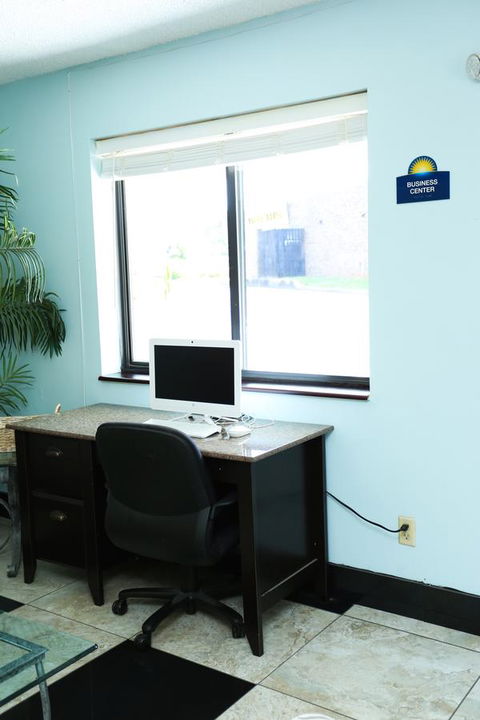 Days Inn By Wyndham Villa Rica - LBG 10