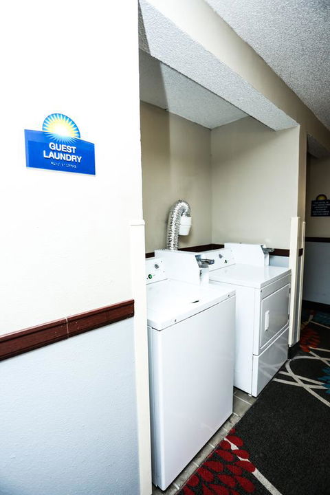 Days Inn By Wyndham Villa Rica - LBG 17