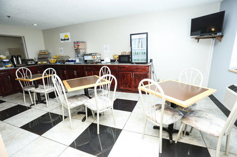 Days Inn By Wyndham Villa Rica - LBG 16