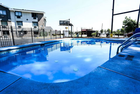 Days Inn By Wyndham Villa Rica - LBG 40