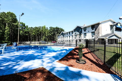 Days Inn By Wyndham Villa Rica - LBG 1