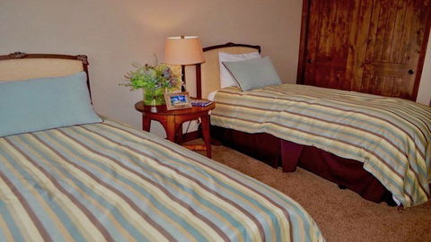 Alpine Village Suite 205 - LBG 4