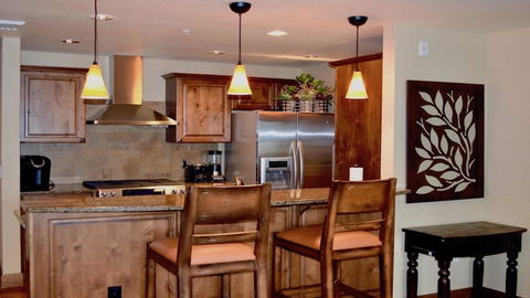 Alpine Village Suite 205 - LBG 10