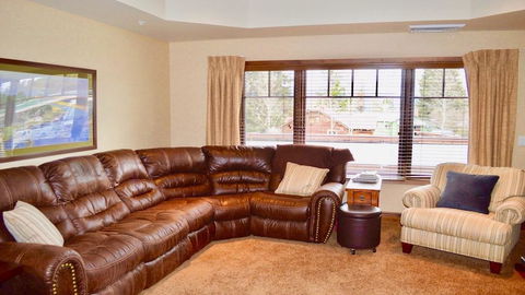 Alpine Village Suite 205 - LBG 1