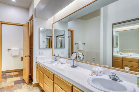 Fairway Family Getaway - LBG 20