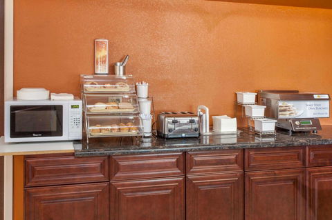 Ramada By Wyndham Bolingbrook - LBG 11