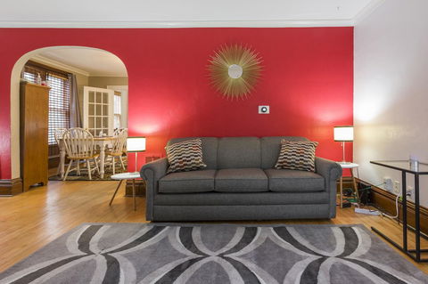 2Kingbed-Walkscore94-4KTV-WIFI - LBG 7