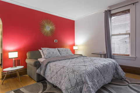 2Kingbed-Walkscore94-4KTV-WIFI - LBG 12