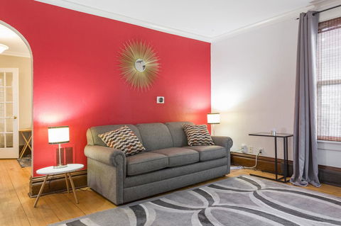 2Kingbed-Walkscore94-4KTV-WIFI - LBG 6