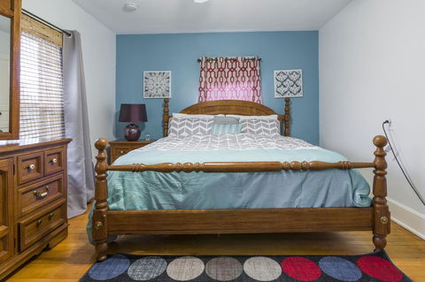 2Kingbed-Walkscore94-4KTV-WIFI - LBG 18