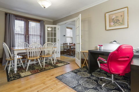 2Kingbed-Walkscore94-4KTV-WIFI - LBG 42