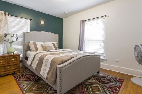 2Kingbed-Walkscore94-4KTV-WIFI - LBG 37