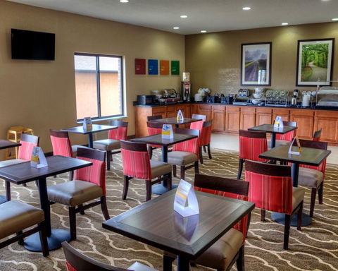 Comfort Suites Plymouth - LBG 14