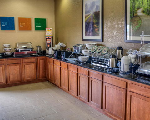 Comfort Suites Plymouth - LBG 13