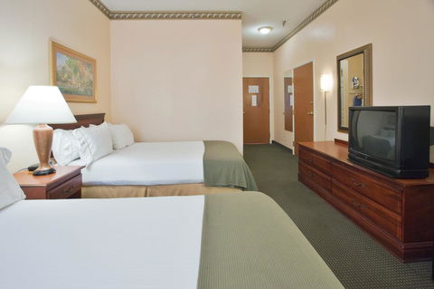 Holiday Inn Express Plymouth - LBG 23