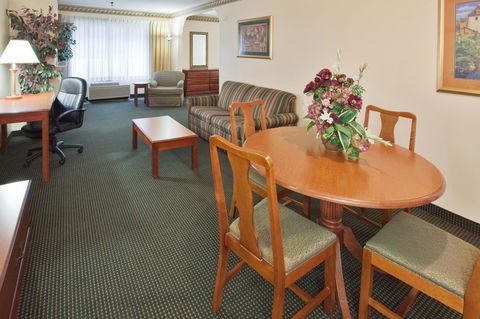 Holiday Inn Express Plymouth - LBG 15