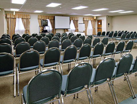 Baymont By Wyndham Des Moines Airport - LBG 20