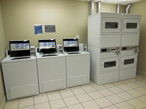 Baymont By Wyndham Des Moines Airport - LBG 19