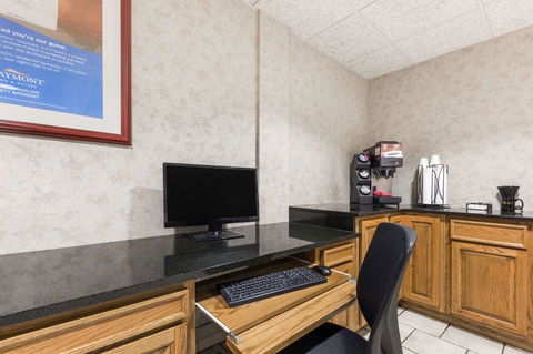 Baymont By Wyndham Des Moines Airport - LBG 29