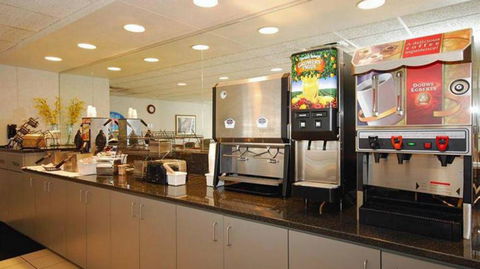 Baymont By Wyndham Des Moines Airport - LBG 13