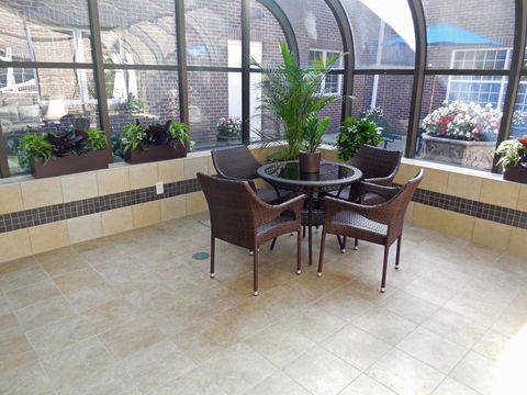 Baymont By Wyndham Des Moines Airport - LBG 16