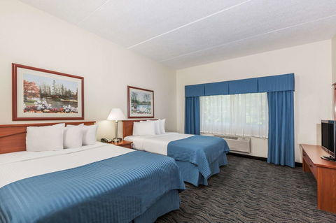 Baymont By Wyndham Des Moines Airport - LBG 36