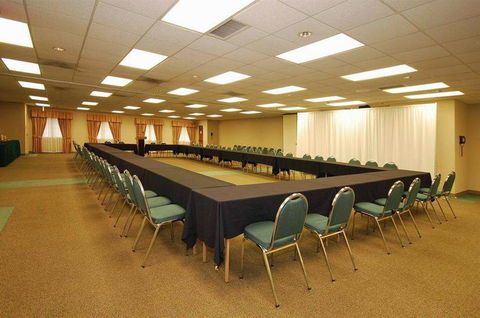 Baymont By Wyndham Des Moines Airport - LBG 23