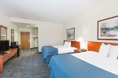 Baymont By Wyndham Des Moines Airport - LBG 31