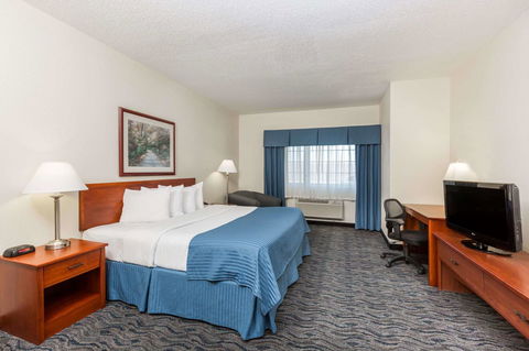Baymont By Wyndham Des Moines Airport - LBG 37