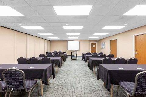 Baymont By Wyndham Des Moines Airport - LBG 40