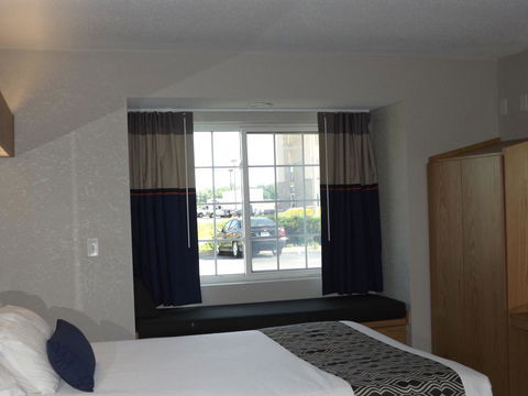 MICROTEL Inn And Suites - Ames - LBG 26